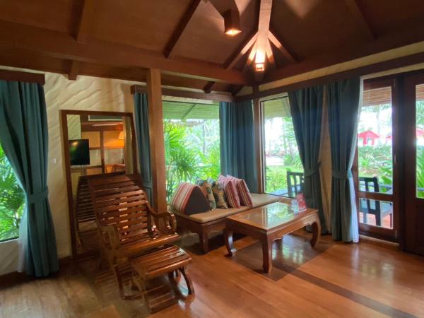 Centara Koh Chang Tropicana Resort : photo 7 de la chambre cabane de luxe - vue directe sur océan