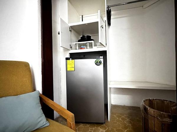 #1-Rooftop Garden-7 Bedrooms-9 Beds-3 Kitchens : photo 8 de la chambre chambre double - vue sur parc