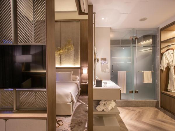 HARRIS Hotel & Conventions Gubeng : photo 6 de la chambre suite junior