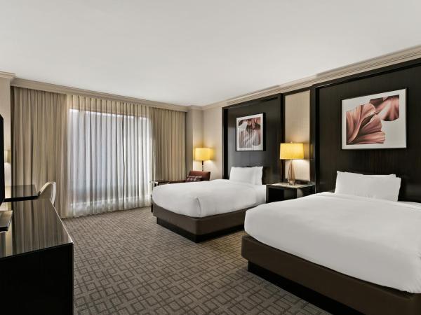 The Royal Sonesta Harbor Court Baltimore : photo 4 de la chambre hébergement deluxe avec 2 lits queen-size et baignoire - accessible aux personnes à mobilité réduite/malentendantes