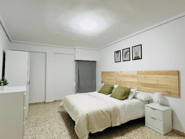 Sweet Rooms in Alboraya Valencia : photo 2 de la chambre chambre double avec salle de bains commune