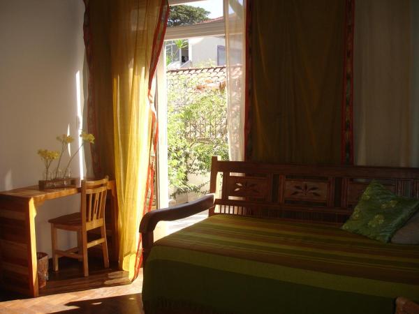 Zen Hostel Brasil : photo 4 de la chambre chambre quadruple avec balcon 