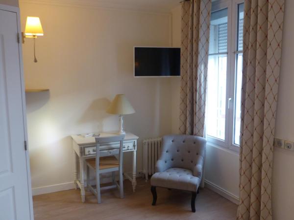 Logis Hôtel Louise de Savoie : photo 8 de la chambre suite deluxe