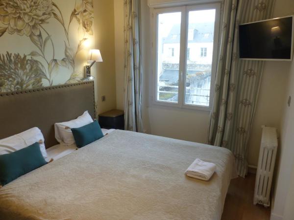 Logis Hôtel Louise de Savoie : photo 6 de la chambre suite exécutive