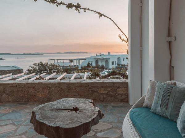 Villa Konstantin : photo 4 de la chambre suite supérieure avec bain à remous extérieur - vue panoramique sur mer