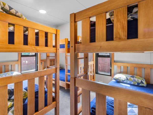 North South Holiday Park : photo 7 de la chambre chambre familiale avec terrasse