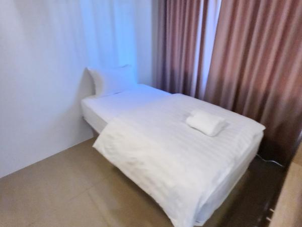 Prom Ratchada Hotel - SHA Plus : photo 6 de la chambre chambre triple exécutive