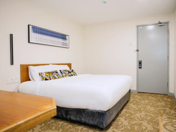 The Concept Hotel KL- TBS : photo 3 de la chambre chambre lit king-size deluxe