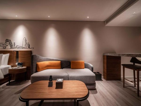 UrCove by Hyatt Shanghai Lujiazui Expo Center : photo 3 de la chambre chambre lit king-size exécutive