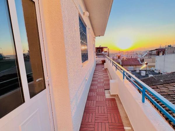 sky inn with great location wonderful Acropolis view in Neos kosmos : photo 3 de la chambre chambre double