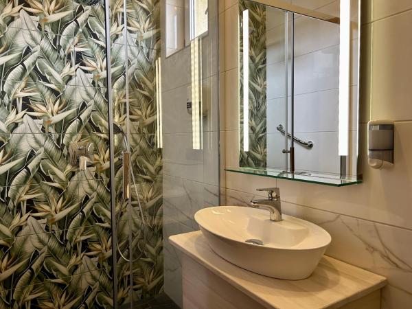 Hotel Négy Évszak : photo 3 de la chambre chambre double standard