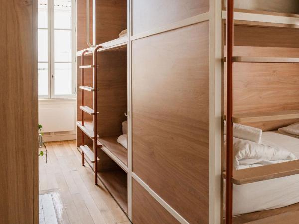 CENTRAL LA ROCHELLE : photo 3 de la chambre dortoir pour femmes de 6 lits