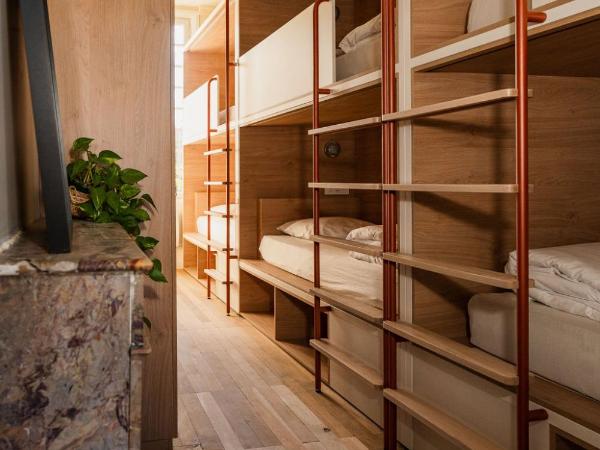 CENTRAL LA ROCHELLE : photo 3 de la chambre dortoir mixte de 6 lits