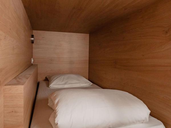 CENTRAL LA ROCHELLE : photo 4 de la chambre dortoir mixte de 8 lits