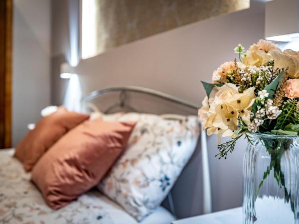 Sabry Home Florence Guest House Affittacamere : photo 6 de la chambre chambre double avec salle de bains privative