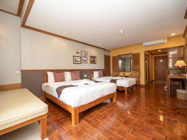 Comsaed River Kwai Resort SHA : photo 2 de la chambre river view deluxe family room