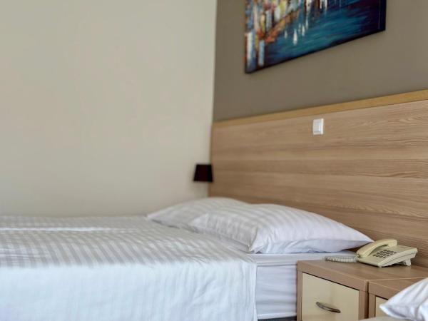 Hotel Villa MiraMar : photo 9 de la chambre chambre triple supérieure