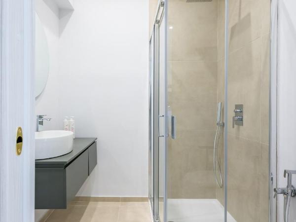 Montesanto View Rooms by Wonderful Italy : photo 9 de la chambre chambre triple avec balcon