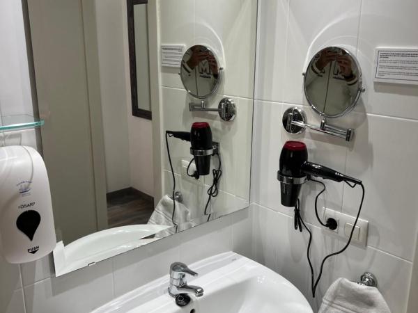 Hotel Bella Dolores : photo 2 de la chambre chambre double ou lits jumeaux