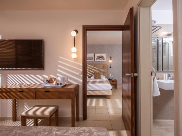 Bella Beach Hotel : photo 3 de la chambre chambre familiale - vue sur jardin