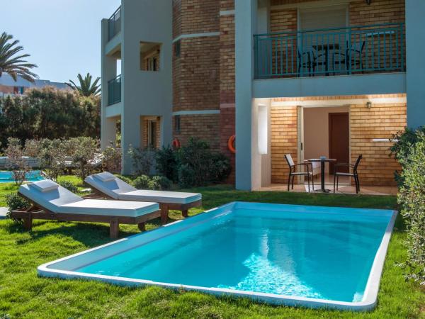 Bella Beach Hotel : photo 3 de la chambre chambre double avec piscine privée