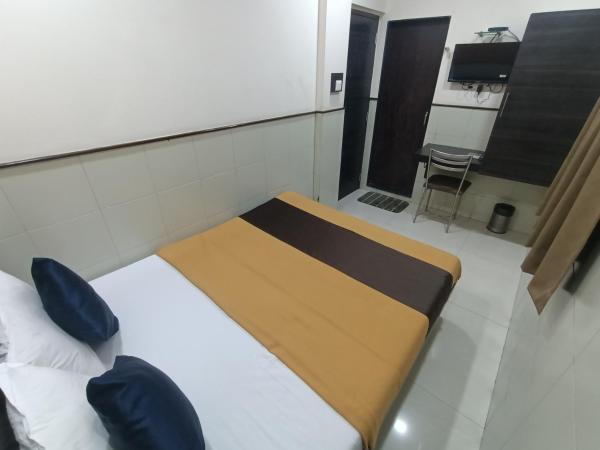 Hotel Triton - Near US Embassy : photo 6 de la chambre chambre simple standard