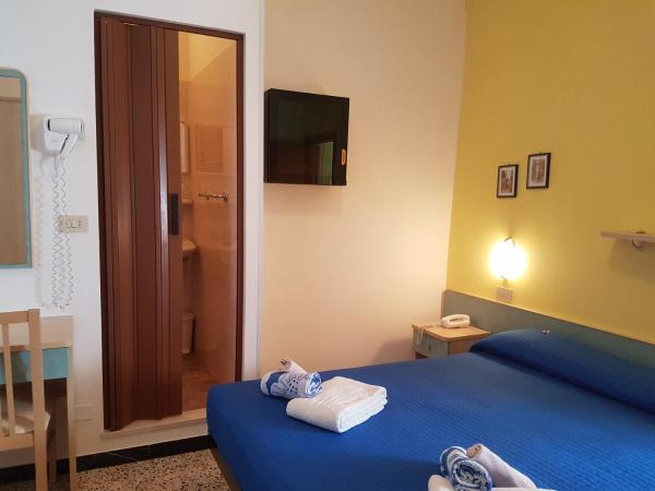 Hotel Villa Ersilia Rimini B&B : photo 4 de la chambre chambre double ou lits jumeaux