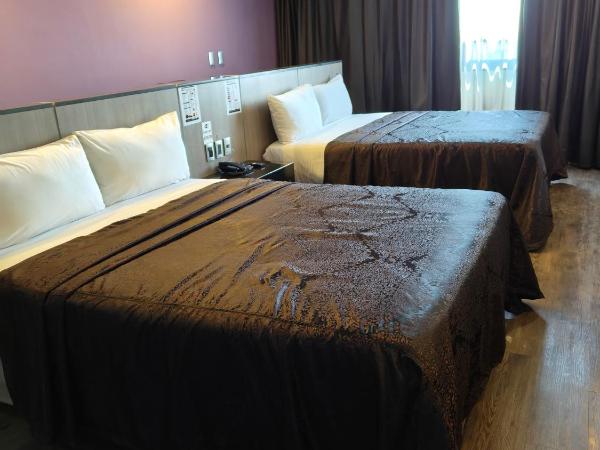 Hotel Max : photo 3 de la chambre chambre double avec 2 lits doubles