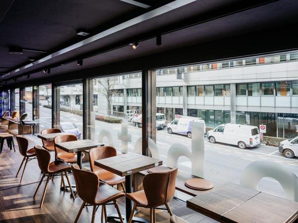 Capsule Hotel - Chapter Lucerne : photo 5 de la chambre capsule Étage inférieur