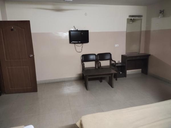 Suprahbat Hotel : photo 6 de la chambre chambre simple Économique