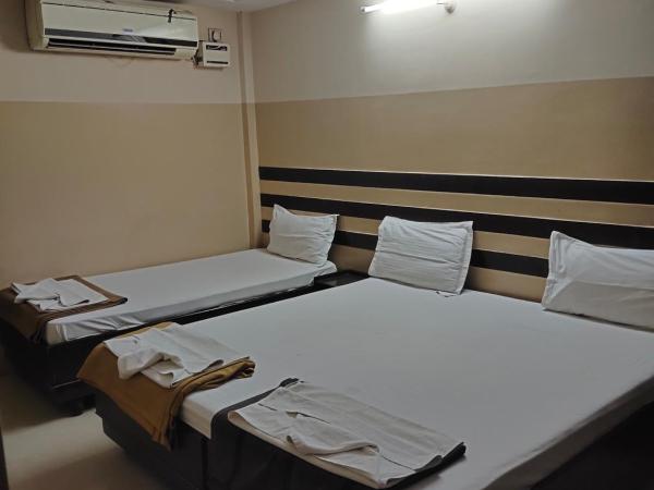 Suprahbat Hotel : photo 2 de la chambre chambre triple deluxe