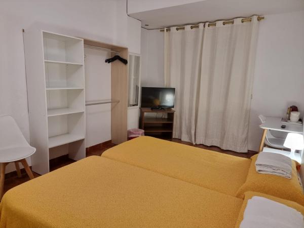 Casa de Huéspedes Cuenca : photo 1 de la chambre chambre triple basique avec salle de bains commune