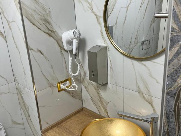 L'Angolo degli Etruschi : photo 8 de la chambre chambre quadruple classique