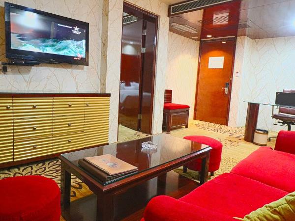 SkyCity Hotel Gurgaon : photo 3 de la chambre royal suite with 15 min head or foot massage ,2hrs conference meeting room , free night club !(subject to availability)