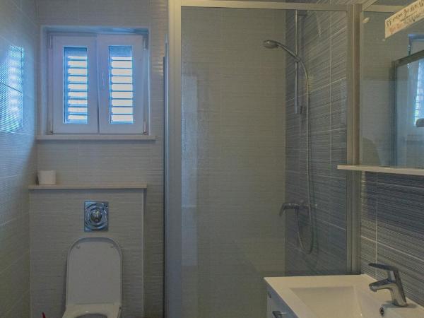 Love Dubrovnik Hostel : photo 4 de la chambre bed in 6- bed premium female dormitory room