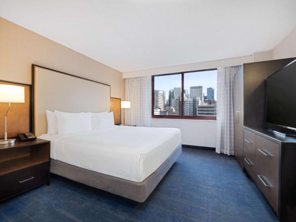 Embassy Suites Chicago - Downtown River North : photo 2 de la chambre suite 2 pièces avec lit king-size - non-fumeurs