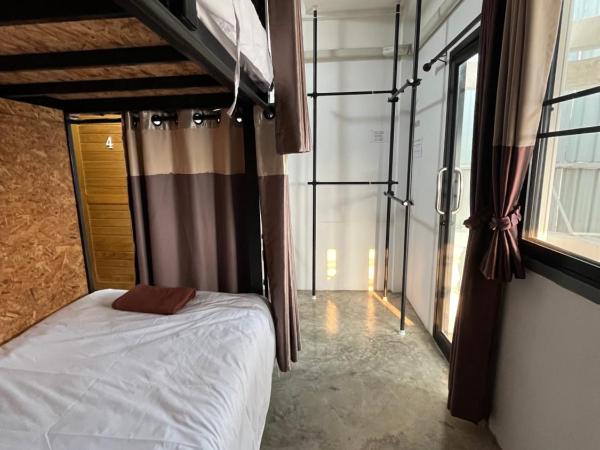 Jidjai hostel : photo 2 de la chambre lit dans dortoir mixte de 4 lits