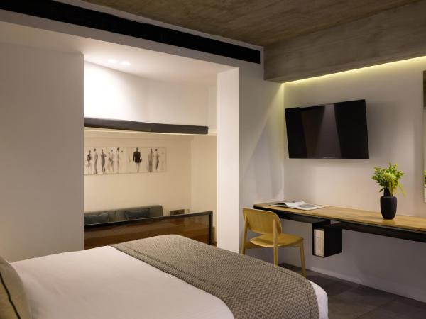 InnAthens : photo 3 de la chambre chambre familiale au semi-rez-de-chaussée (4 adultes)