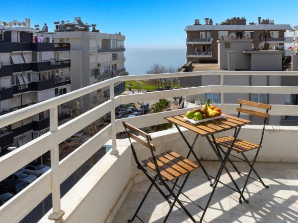 Mene City Hotel : photo 10 de la chambre chambre quadruple - vue sur mer