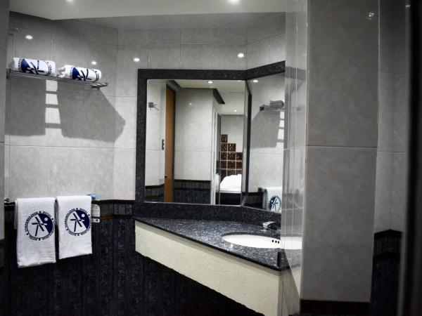 Hotel Torremolinos Vallejo Ciudad de Mexico : photo 9 de la chambre chambre lit king-size avec baignoire spa