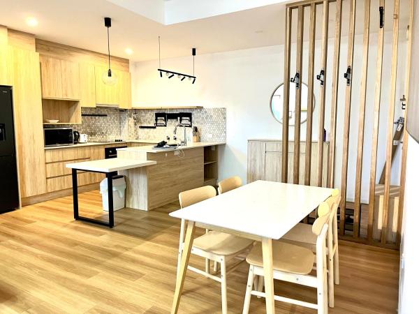 Parkview Apartments : photo 3 de la chambre appartement 2 chambres de luxe avec vue sur le jardin