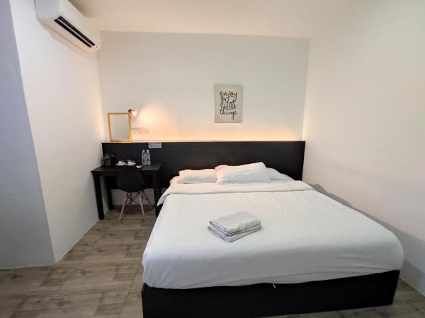 Tambun Warm Hotel : photo 7 de la chambre chambre lit king-size deluxe