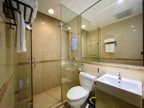 HT Legend Hotel Changgang Metro Station Exit F - Free Shuttle Bus to Canton Fair Complex During Canton Fair Period : photo 5 de la chambre chambre lit king-size deluxe