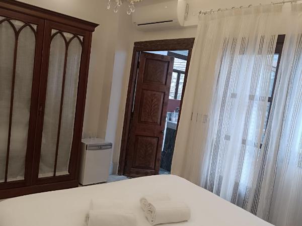 Suite Comares : photo 4 de la chambre chambre double de luxe avec baignoire spa