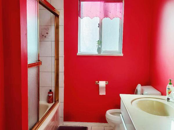 LLT HomeAway : photo 4 de la chambre chambre double avec salle de bains commune