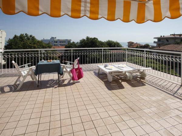 Hotel Villa dei Fiori - sul mare con piscina : photo 3 de la chambre chambre double - vue sur mer