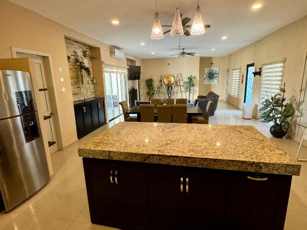 Villas Mar Turquesa Cozumel : photo 2 de la chambre chambre familiale deluxe