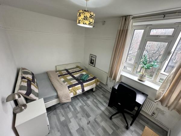 Aldgate East Rooms R2 : photo 1 de la chambre chambre double