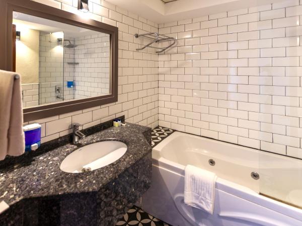 Mene City Hotel : photo 6 de la chambre chambre quadruple confort