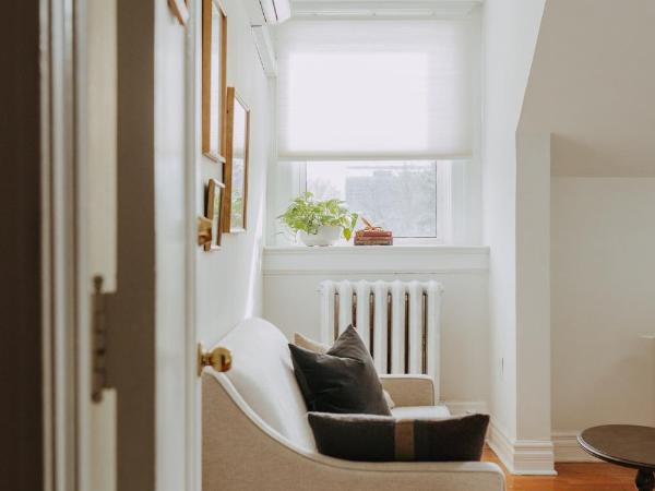 No. 5 East : photo 4 de la chambre chambre lit king-size avec baignoire spa